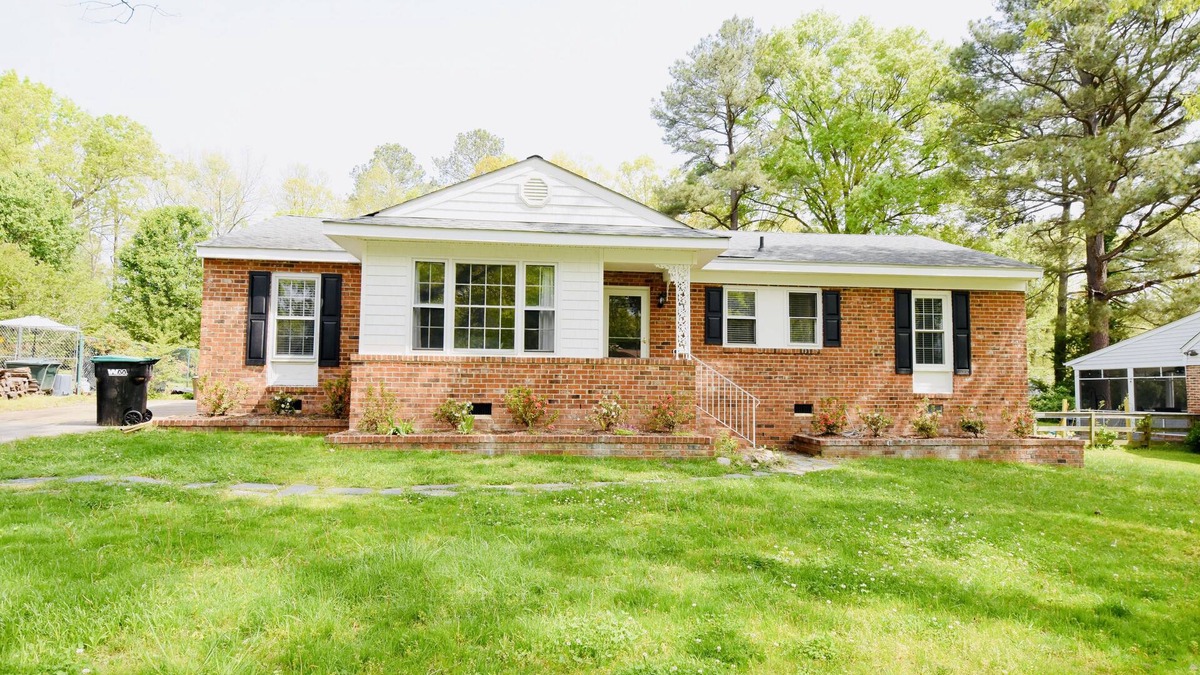 Tuckahoe House | Wonderful, cozy fully furnished home! Large, private back yard!