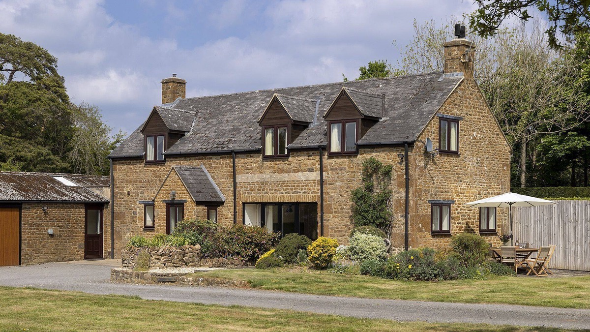 Hook Norton Cottage | Wonderful dog friendly countryside retreat -Coleman's Elm