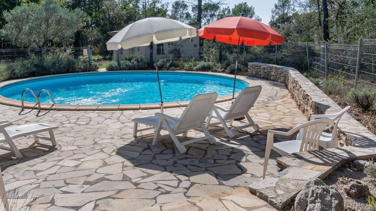 Flassans-sur-Issole House | Wonderful private villa for 8 guests with WIFI, private pool, TV, terrace, pets allowed and park.