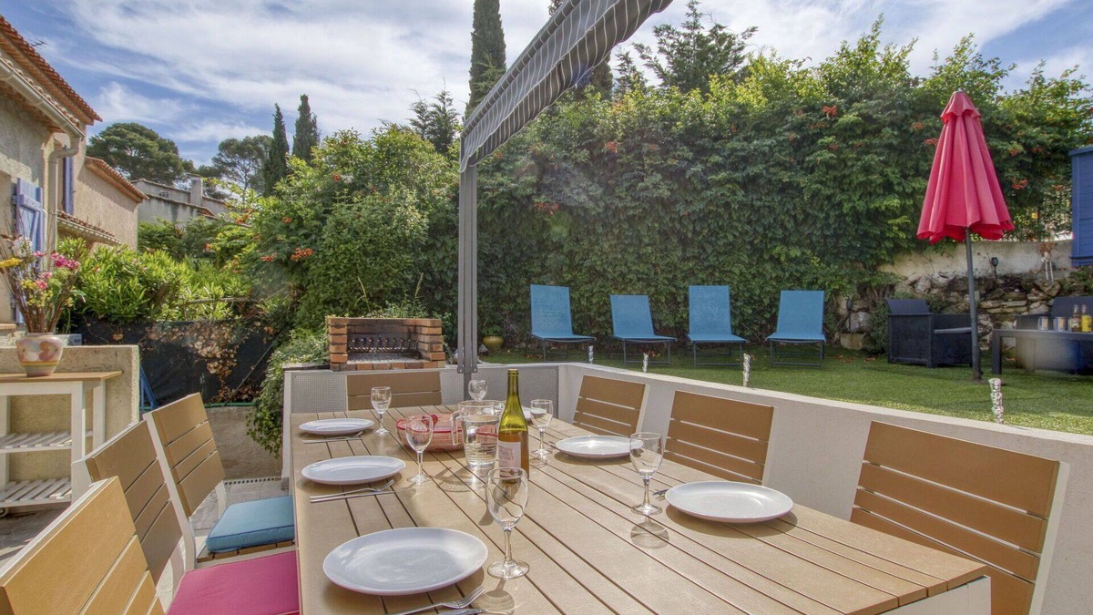 Six-Fours-les-Plages House | Wonderful private villa for 8 people with A/C, WIFI, TV, terrace and pets allowed