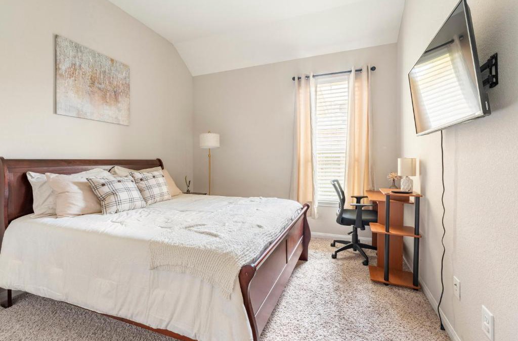 Hockley Apartment | Wonderful Getaway Cypress 2 BR with thoughtful comforts