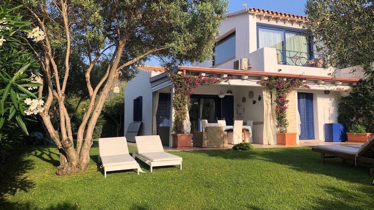 Case Peschiera-Lu Fraili Villa | Wonderful house with garden