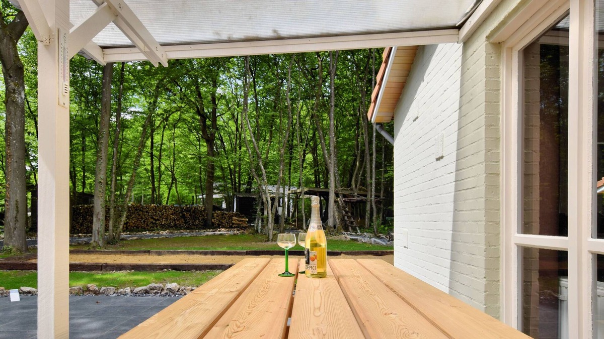 Sevry House | Wonderful Holiday Home in Beauaring with Sauna