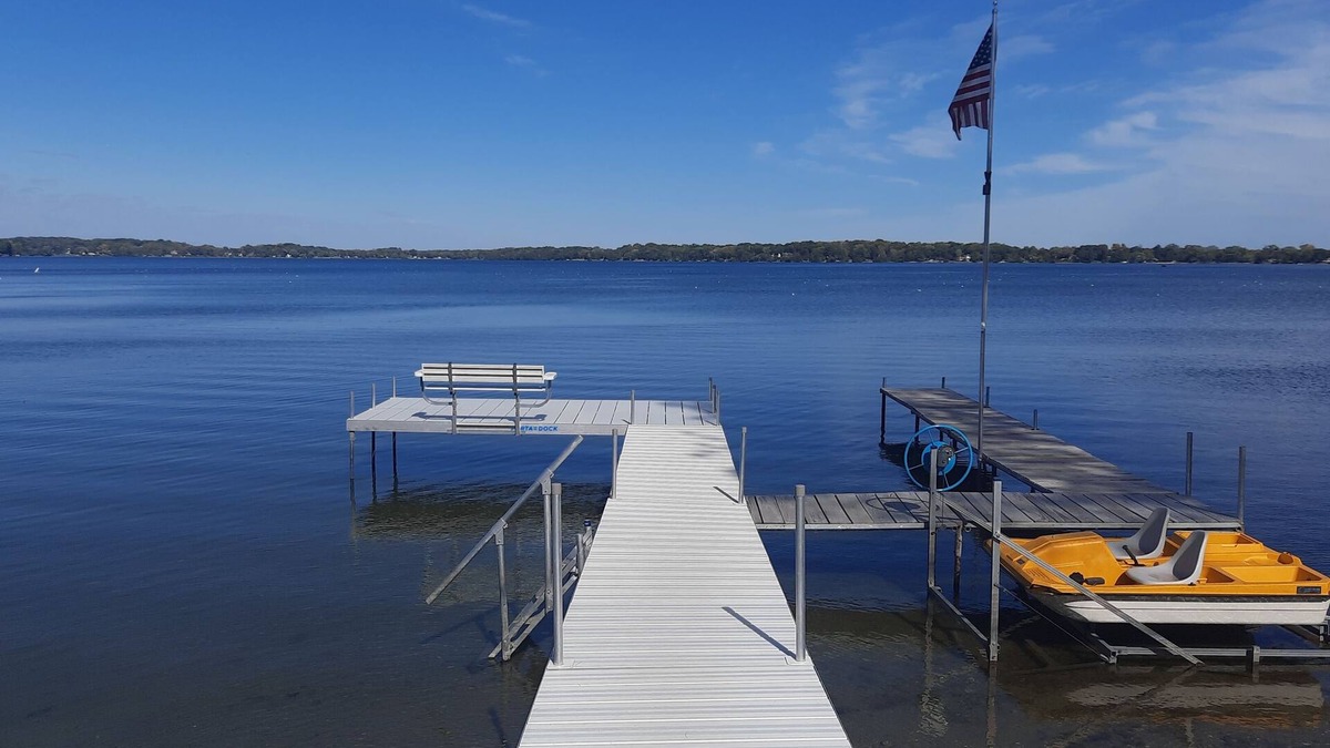 Lake Mills House | Wonderful home on beautiful Rock Lake!