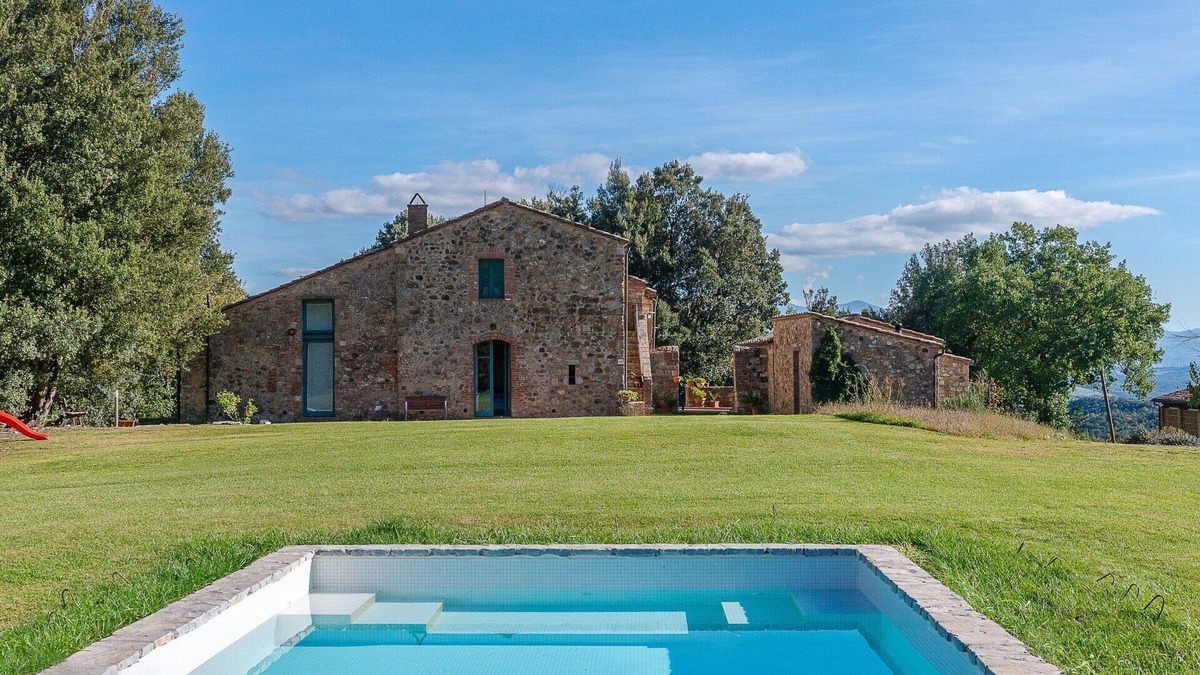 Civitella Paganico House | Wonderful villa with WIFI, private pool, TV, terrace, pets allowed, panoramic view and parking