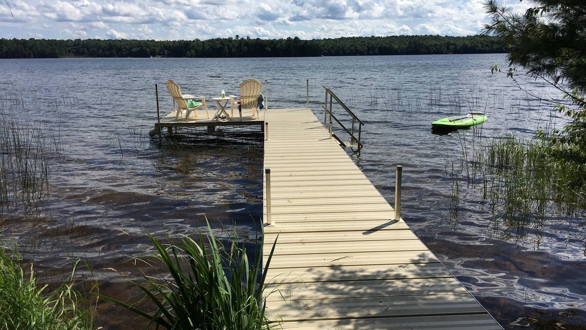 Three Lakes Cabin | Wonderful log cabin on quiet, sandy-bottom Franklin Lake
