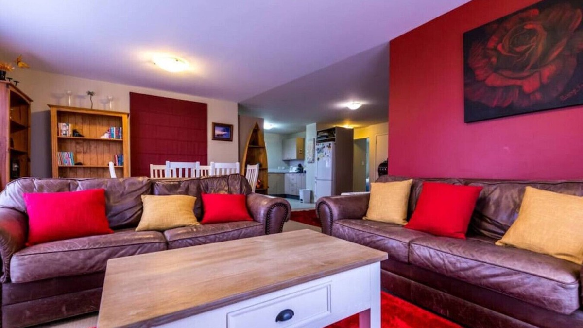 Mount Albert Apartment | Wonderful Penthouse by St. Lukes Mall Carpark&Wifi