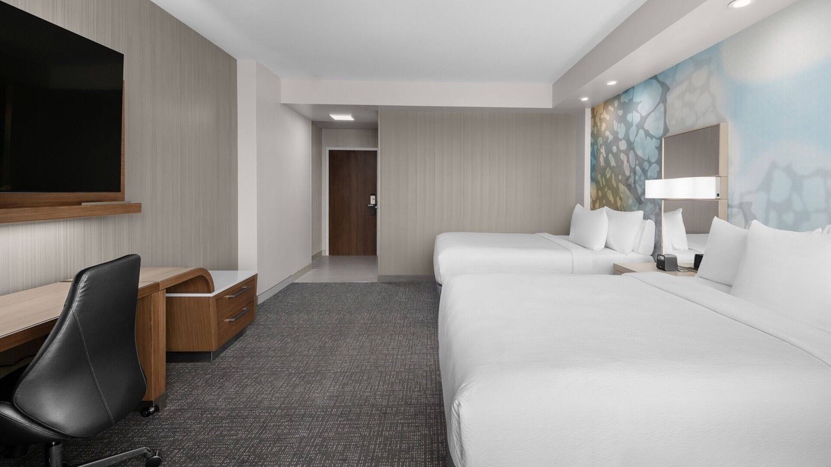 Clearwater Beach Hotel | Wonderful Place To Stay! 4 Restful Units, Bar, Outdoor Pool, Onsite Dining