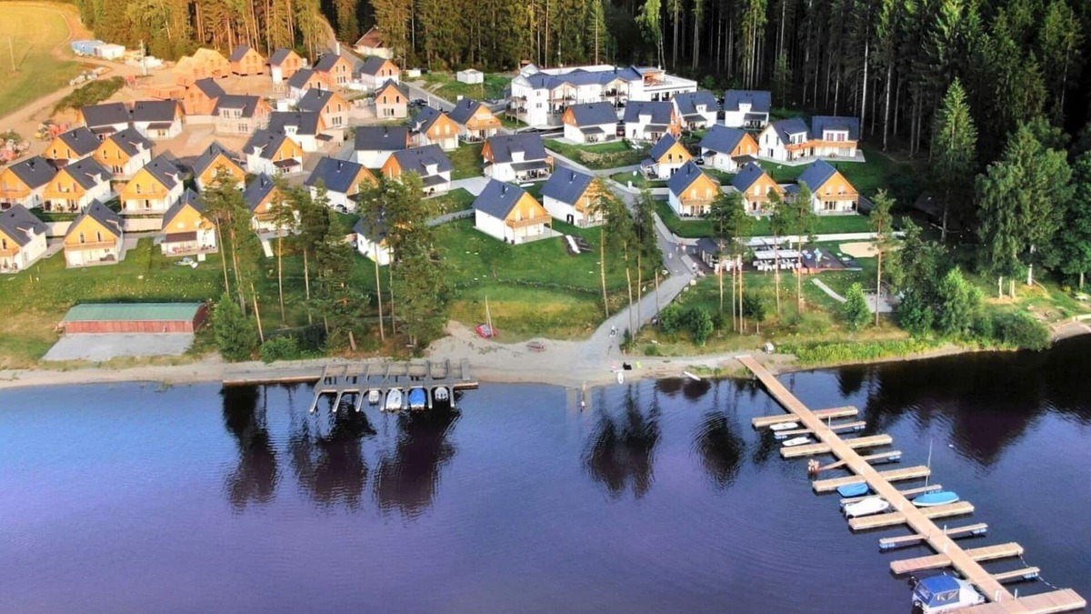 Frymburk House | Wonderful private villa for 8 guests with hot tub, WIFI, TV, terrace and parking