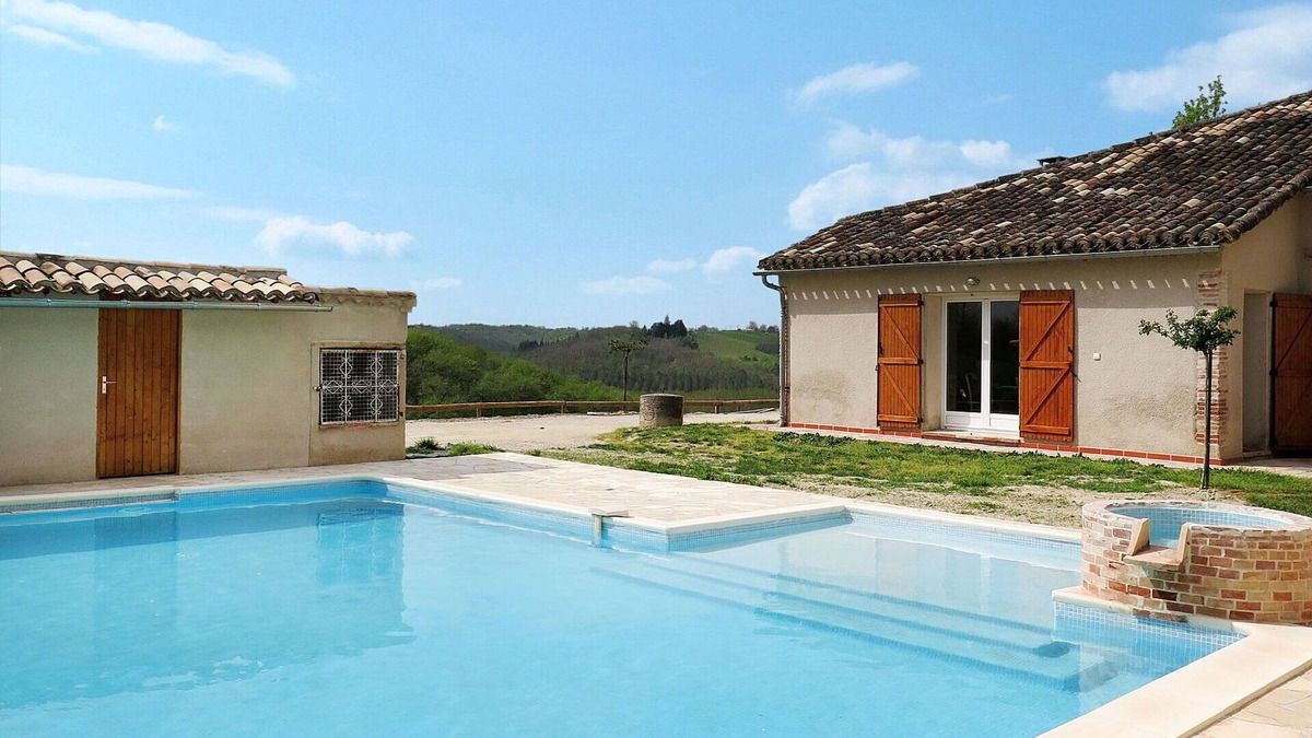 L'Honor-de-Cos Villa | Wonderful private villa with private pool, TV, terrace, pets allowed, panoramic view and parking