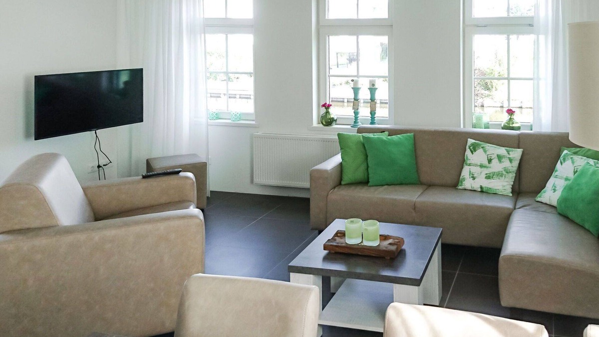 Graft House | Wonderful private villa for 6 guests with WIFI, TV, terrace and parking