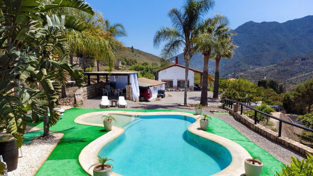Los Guajares House | Wonderful private villa for 6 guests with A/C, private pool, WIFI, TV, terrace and parking