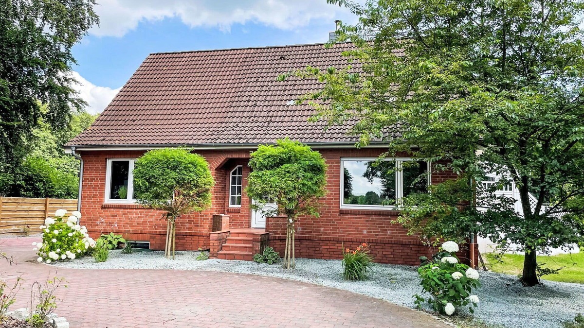Wingst House | Wonderful private villa for 8 people with WIFI, TV, terrace, pets allowed and parking