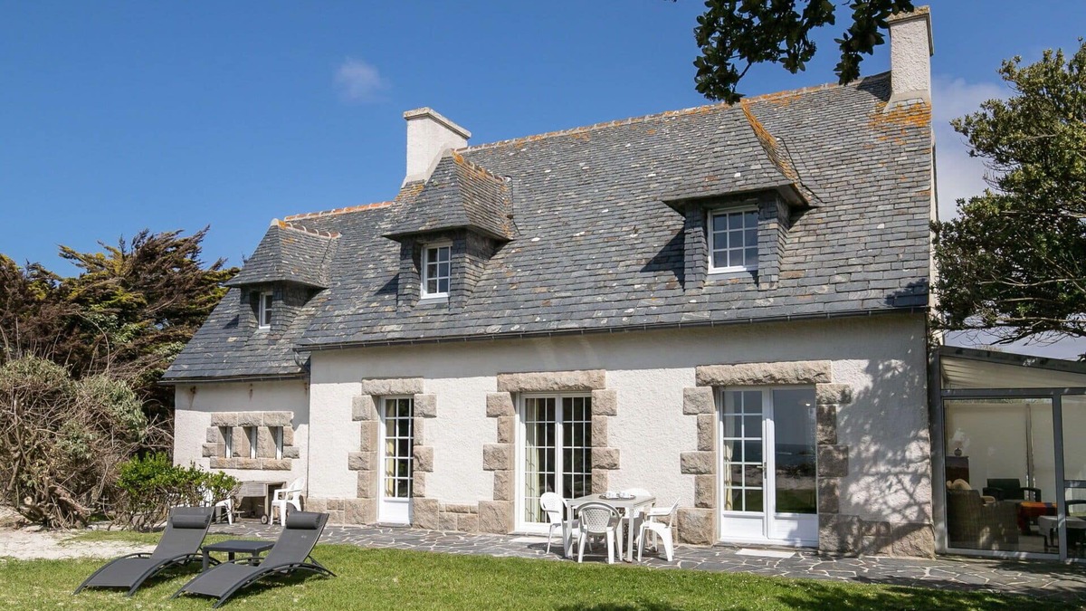 Berven House | Wonderful private villa for 7 people with WIFI, TV, patio, pets allowed and parking