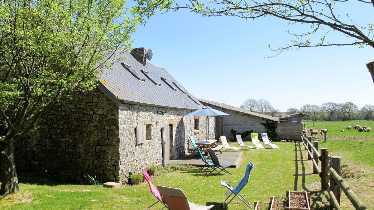 Saint-Sauveur-le-Vicomte House | Wonderful private villa for 4 guests with WIFI, TV, terrace and panoramic view