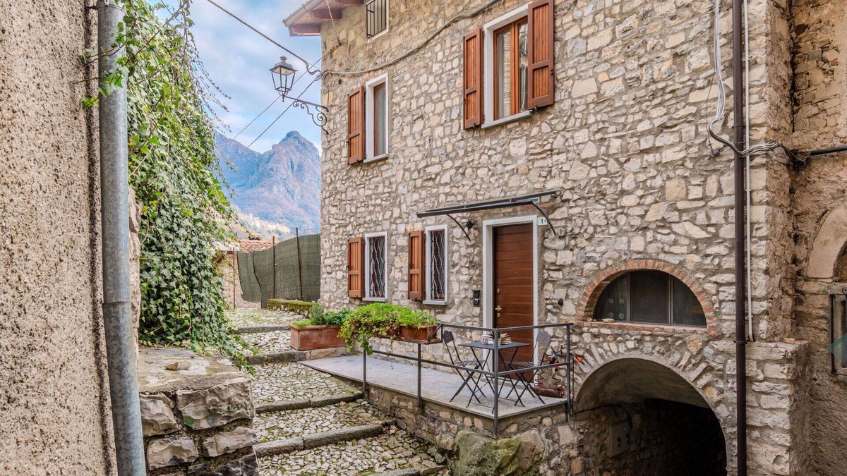 Valsolda House | Wonderful private villa for 6 people with WIFI, TV, terrace, pets allowed and parking