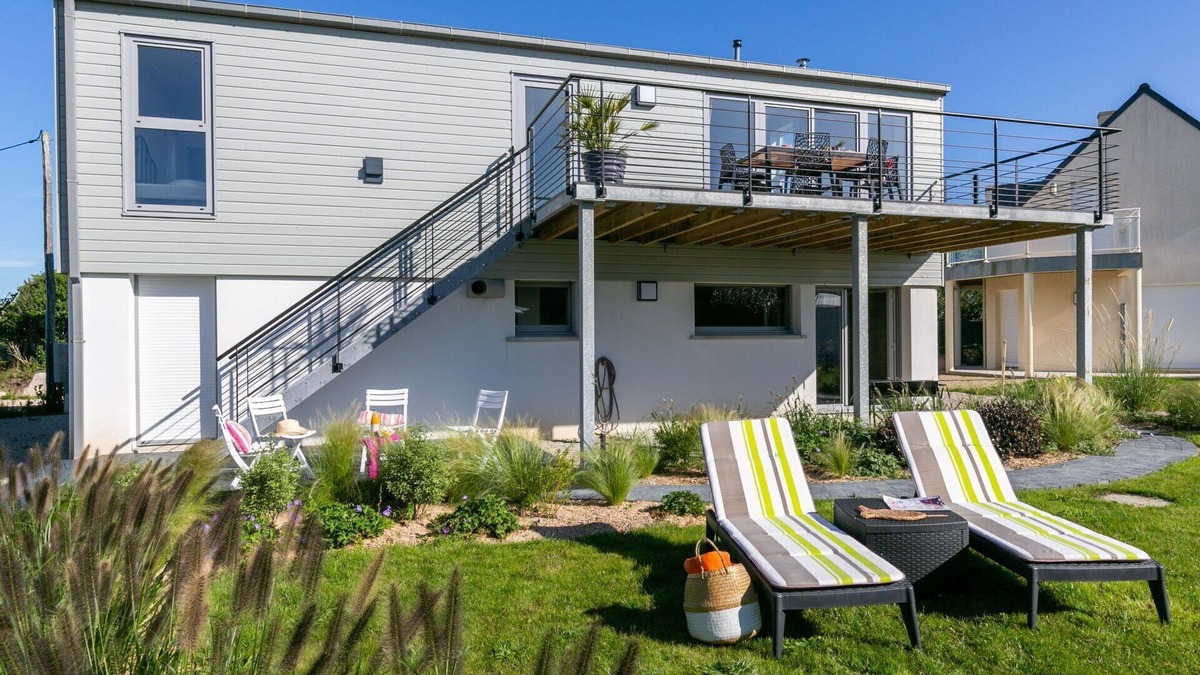 Kerlouet House | Wonderful private villa for 5 people with WIFI, TV, balcony and parking