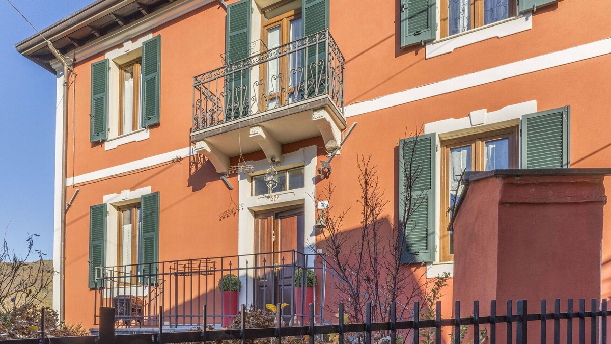 Pieve San Paolo Villa | Wonderful private villa for 6 guests with WIFI, hot tub, TV, balcony and panoramic view