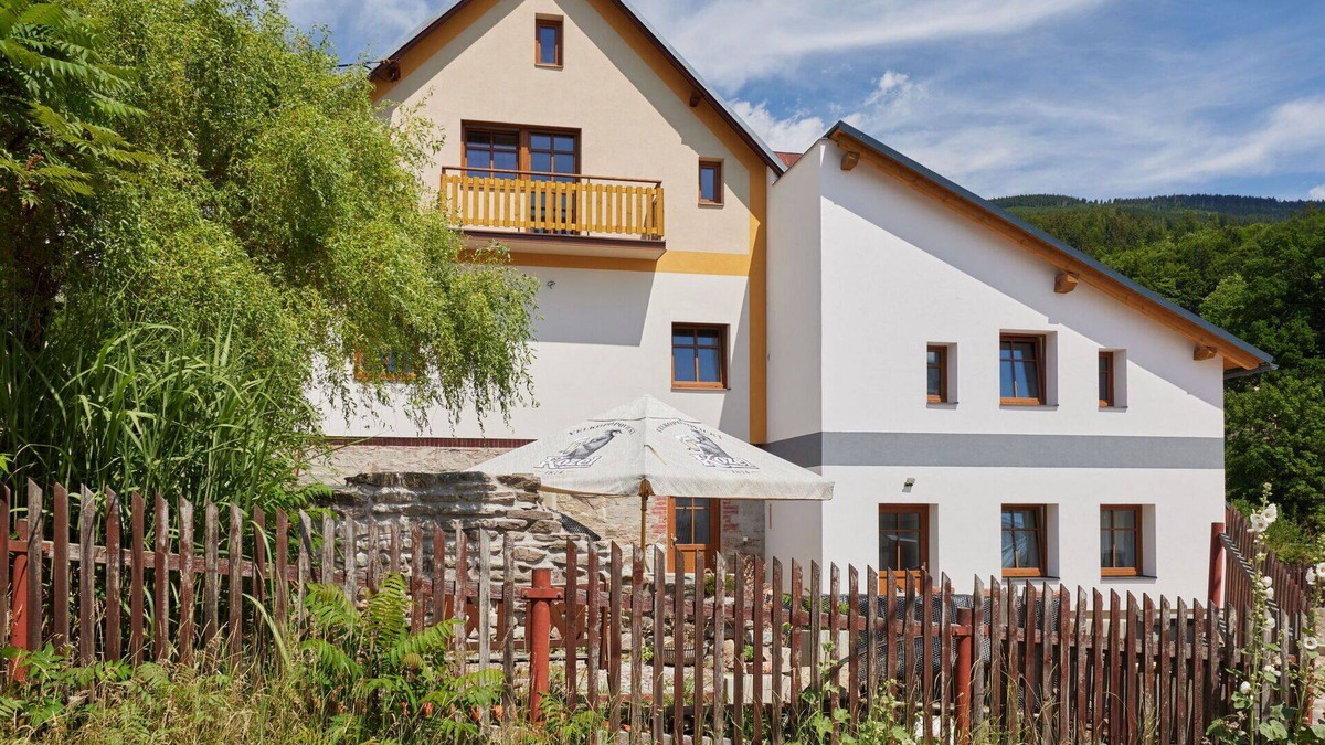 Cerny Dul Villa | Wonderful private villa for 15 people with WIFI, TV, balcony and pets allowed