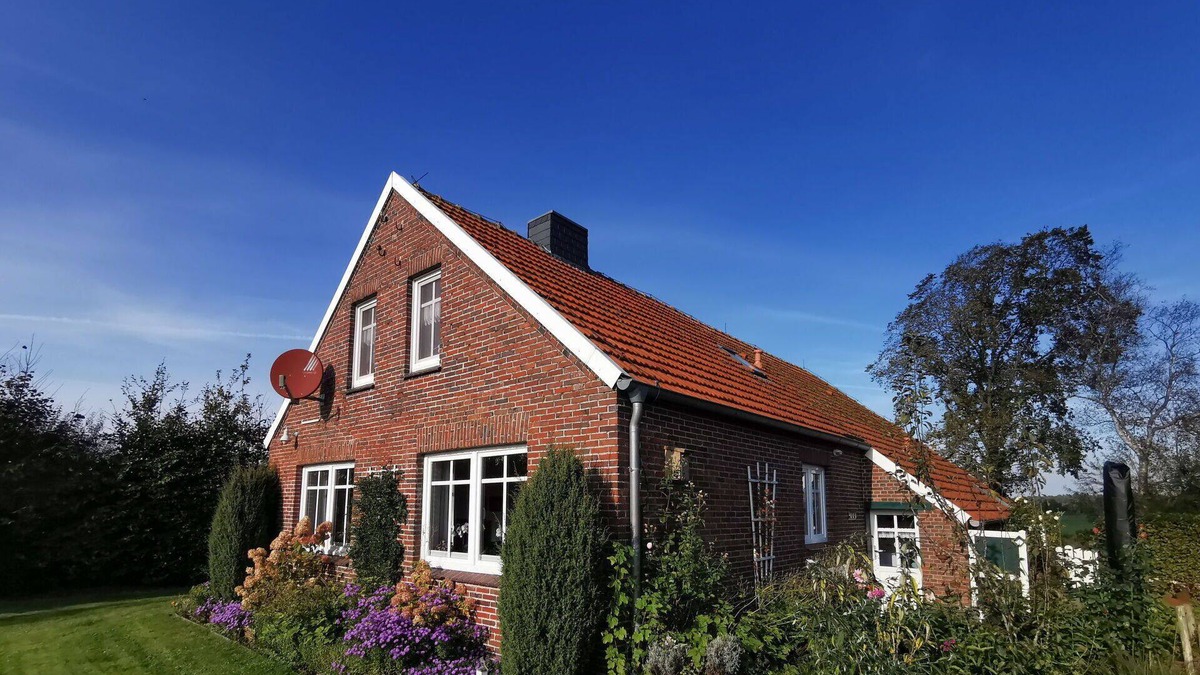 Barkholt House | Wonderful private villa for 4 guests with TV, terrace and parking