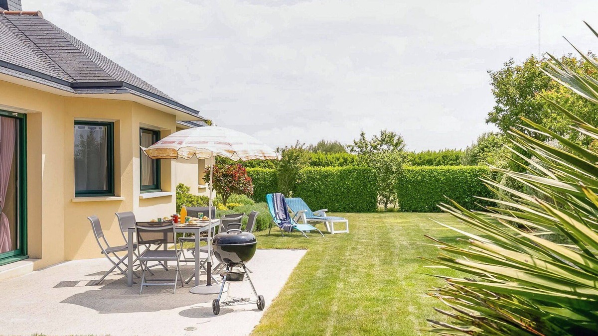 Kerlouet House | Wonderful private villa for 6 people with TV, terrace and parking