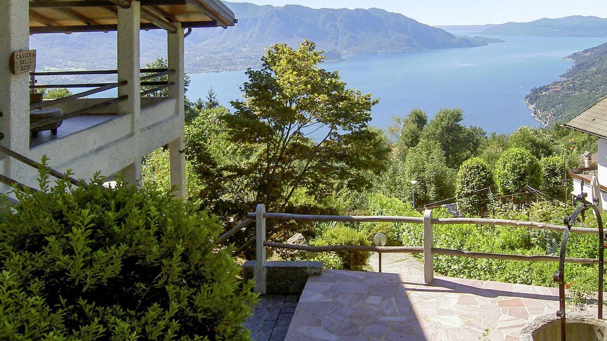 Trarego Viggiona House | Wonderful private villa for 10 guests with WIFI, TV, terrace and parking