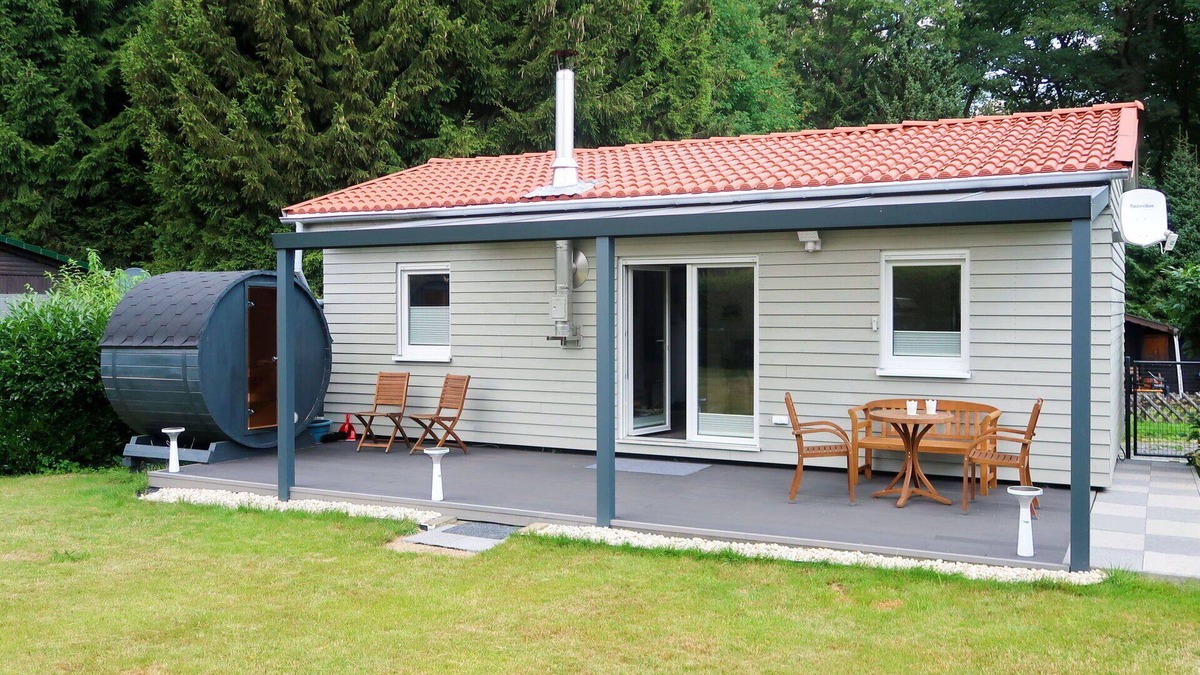 Kirburg House | Wonderful private villa for 2 guests with TV, terrace and parking
