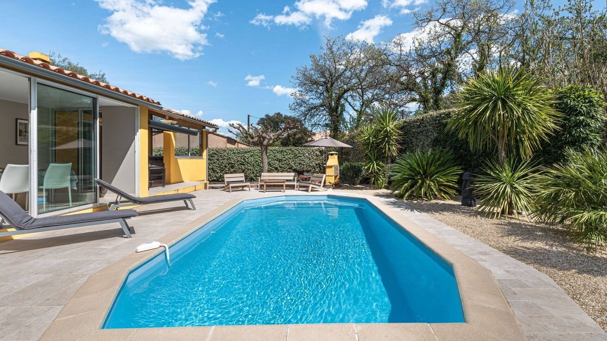 Cogolin House | Wonderful private villa for 4 people with WIFI, A/C, private pool, TV, terrace and pets allowed