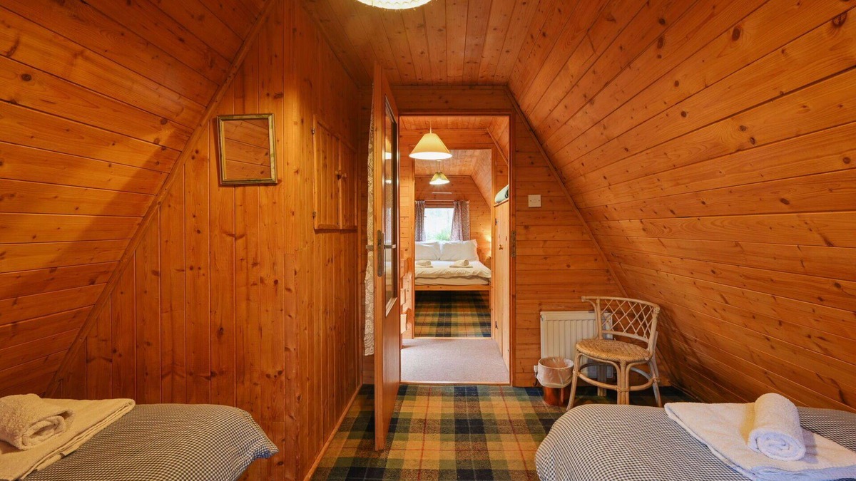 Beauly House | Wonderful private villa for 4 guests with WIFI, TV, pets allowed and parking