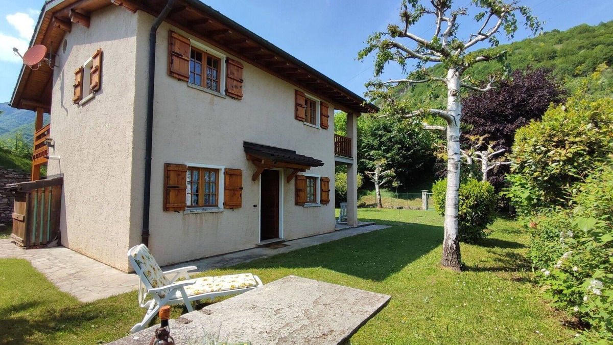 Corrido House | Wonderful private villa for 8 guests with WIFI, TV, patio, pets allowed and parking