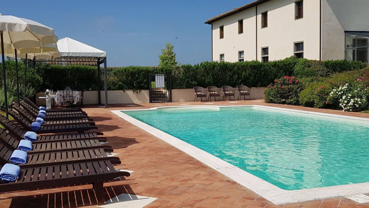 Le Piazze Villa | Wonderful private villa with sauna, private pool, WIFI, A/C, hot tub, TV, patio, close to Cortona