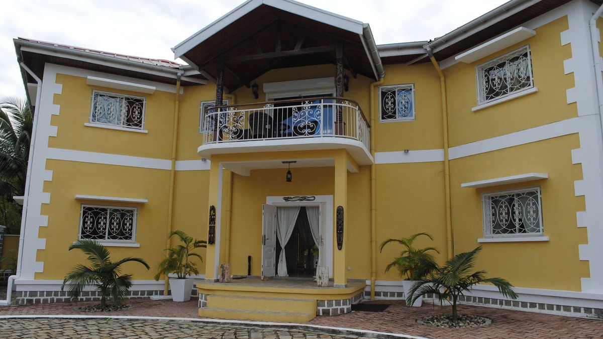 Ambatoloaka Villa | WONDERFUL PRIVATE VILLA WITH POOL AND DEDICATED STAFF,!
