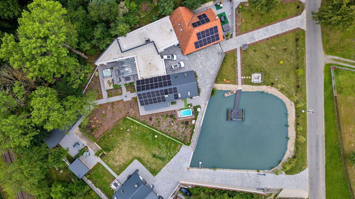 Dolni Laz House | Wonderful private villa for 6 people with hot tub, WIFI, A/C, TV, terrace and pets allowed