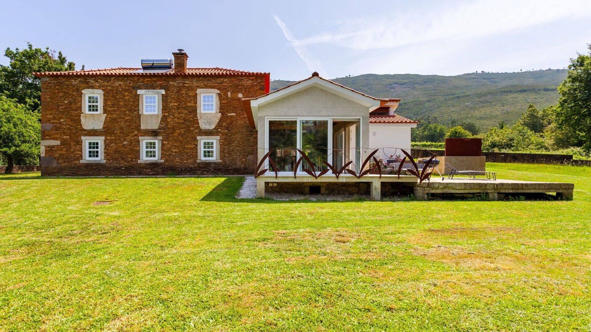 Caminha Villa | Wonderful private villa for 6 people with A/C, WIFI, TV, patio and parking