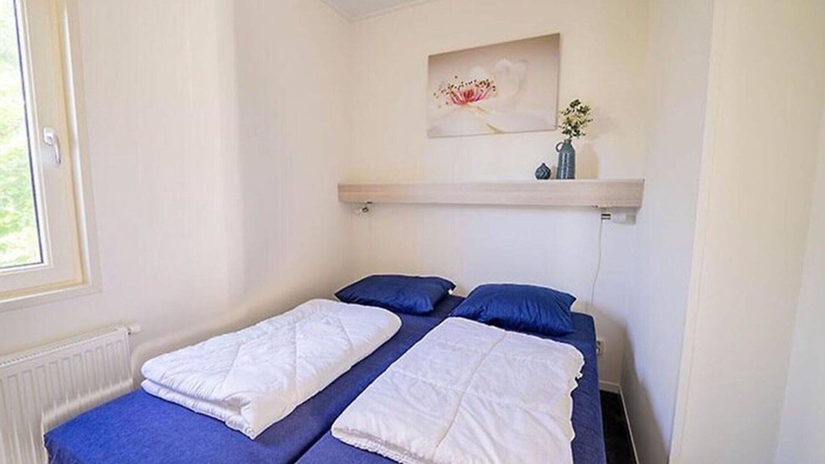 Biddinghuizen House | Wonderful private villa for 4 people with pool, WIFI, TV, terrace and parking