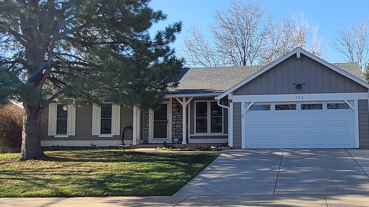 Louisville House | WONDERFUL RANCH-Louisville-gas F.P. on back patio/H.S. Int-GAS F/P Living Room.