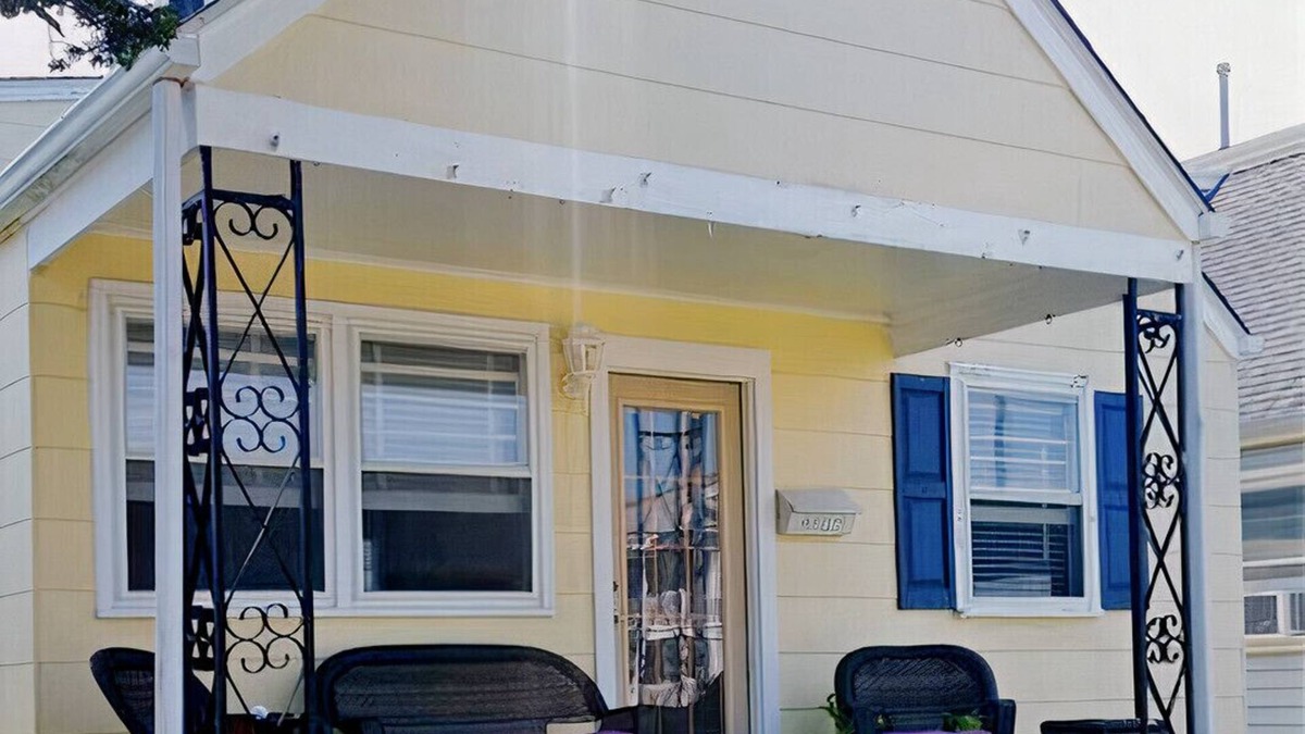 South End House | Wonderful Rare Single Family Near Beach