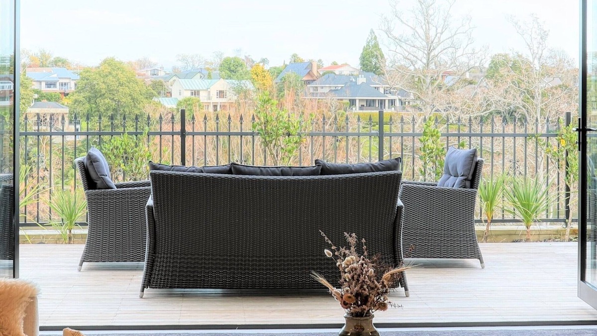 Hamilton Villa | Wonderful River View - Brand New Home - 4 Bedrooms