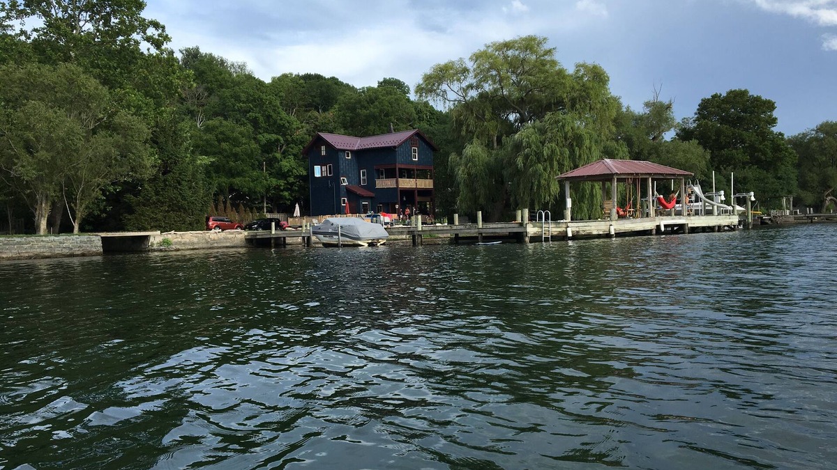 Ithaca House | Wonderful Rustic Lake House On Cayuga Lake only 2.5 Miles From Downtown Ithaca!