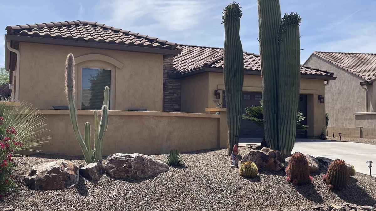 Saddlebrooke House | Wonderful Saddlebrooke Sola.located within walking distance of Desertview!