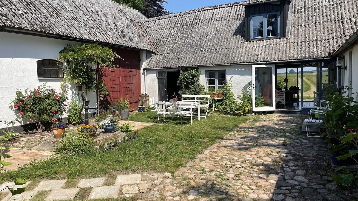 Hammenhog House | Wonderful Scania farm in Fagra Österlen. Modern Building and Beautiful Courtyard