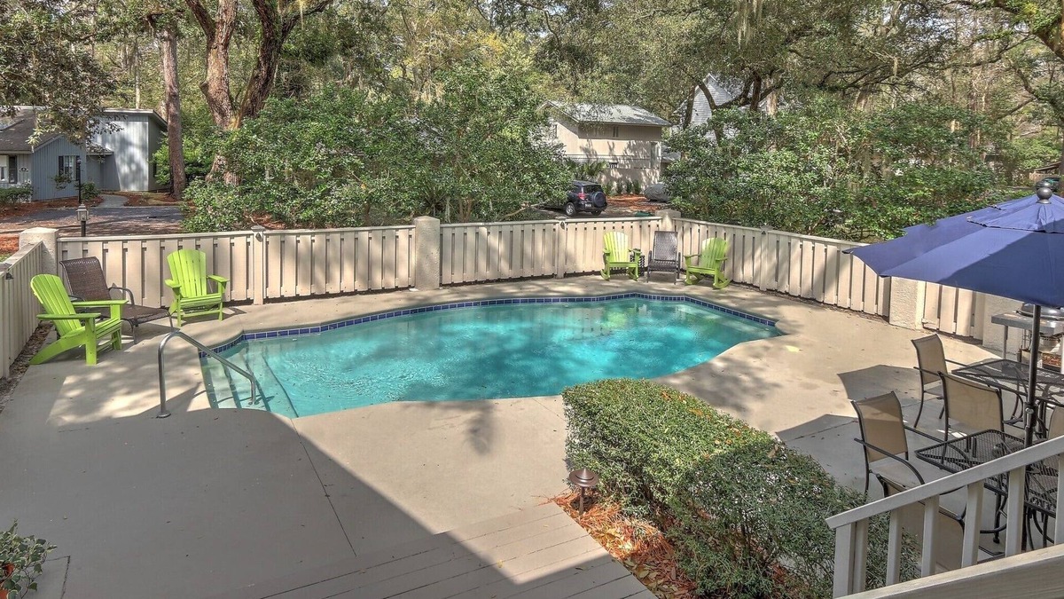 Lawton Woods House | WONDERFUL SEA PINES HOME WITH PRIVATE POOL, MINUTES TO THE BEACH -5 Cotton Lane