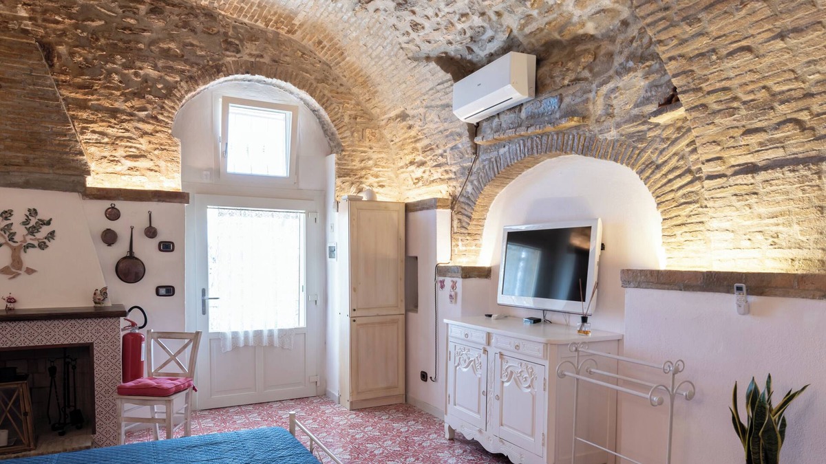 Pomarico Apartment | Wonderful studio apartment in quiet area but a few kilometers from Matera.