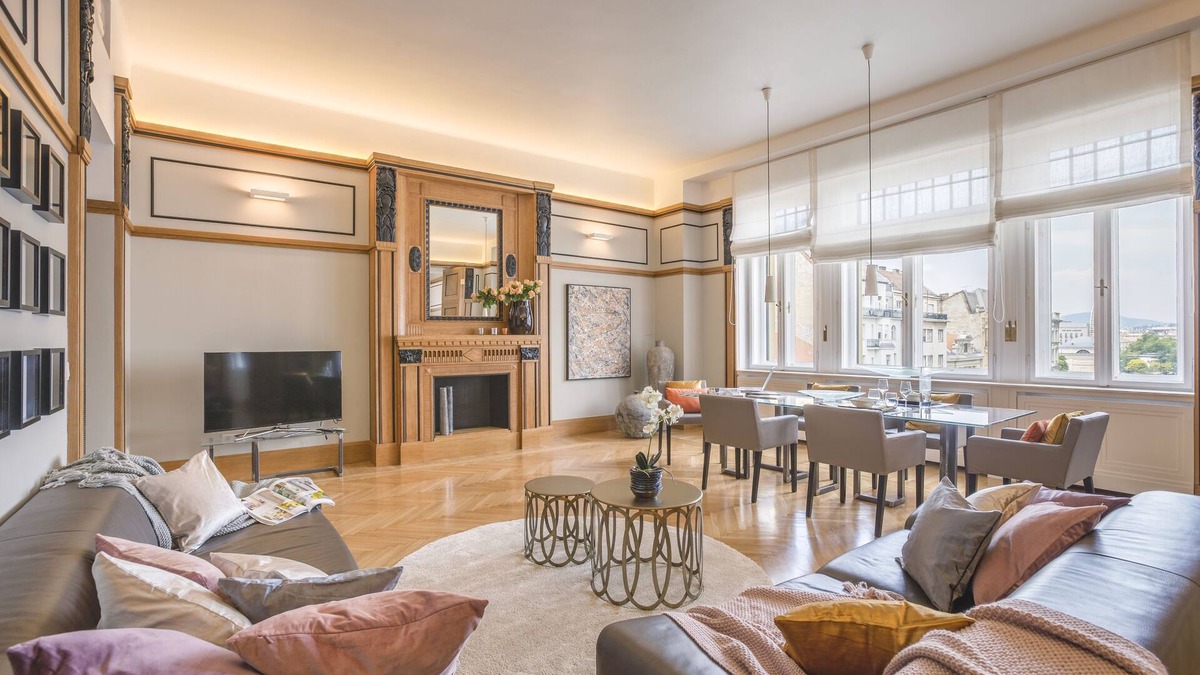 Inner City Budapest Apartment | Wonderful suite overlooking the Great Synagogue. 110 m2 -WiFi - AC