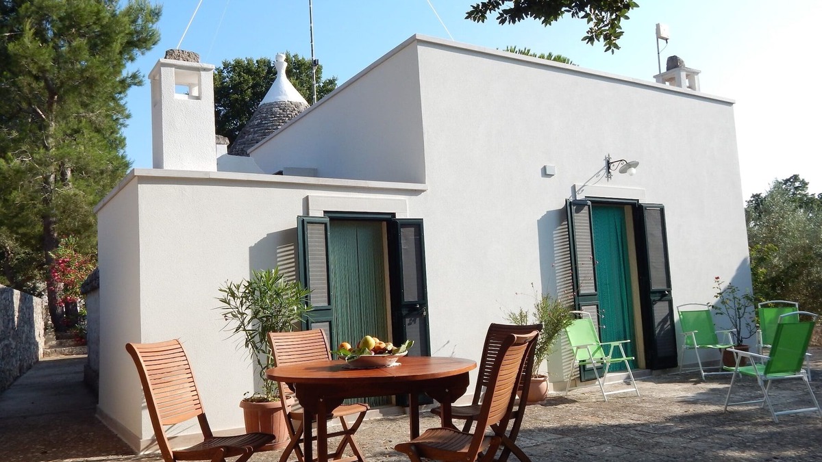 L'Assunta House | Wonderful Trulli building in Monopoli Countryside