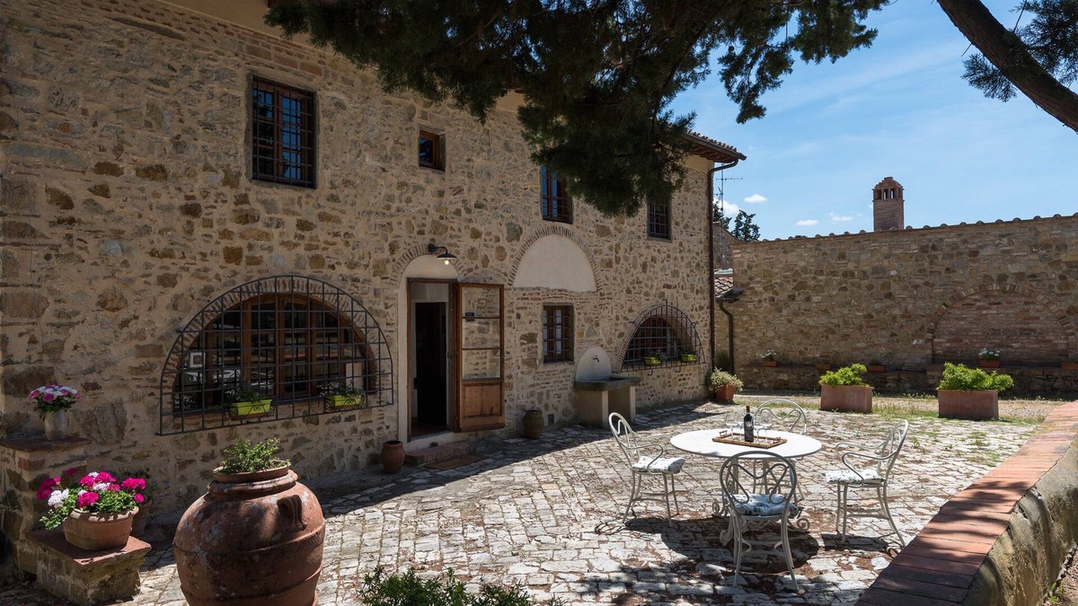 Impruneta House | Wonderful Tuscan farmhouse with large spaces and panoramic views