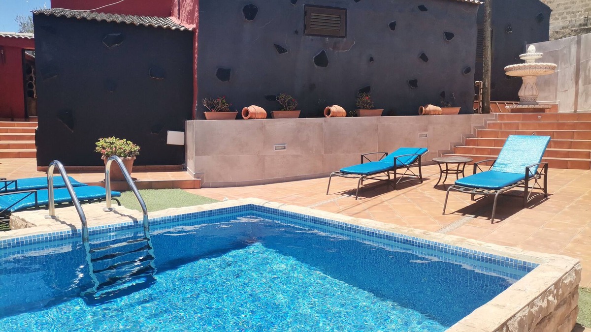 La Solana Cottage | Wonderful typical Canarian house with outdoor pool and wifi in the mountains.