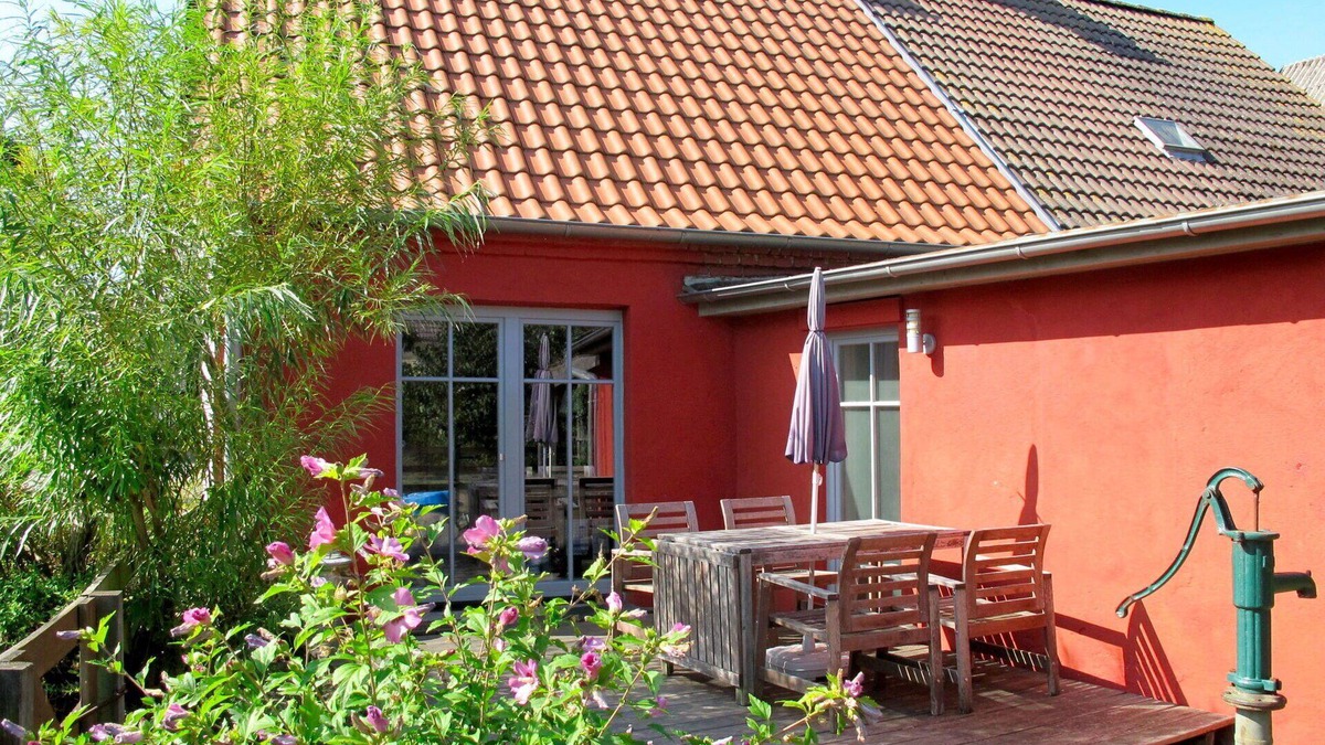 Leopoldshagen House | Wonderful villa for 5 people with TV, terrace, pets allowed and parking
