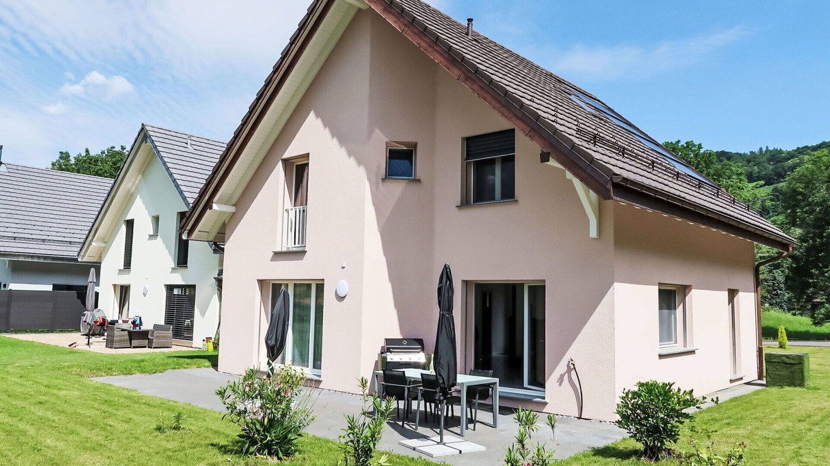 Les Posses-sur-Bex House | Wonderful villa for 6 guests with WIFI, TV, terrace and parking