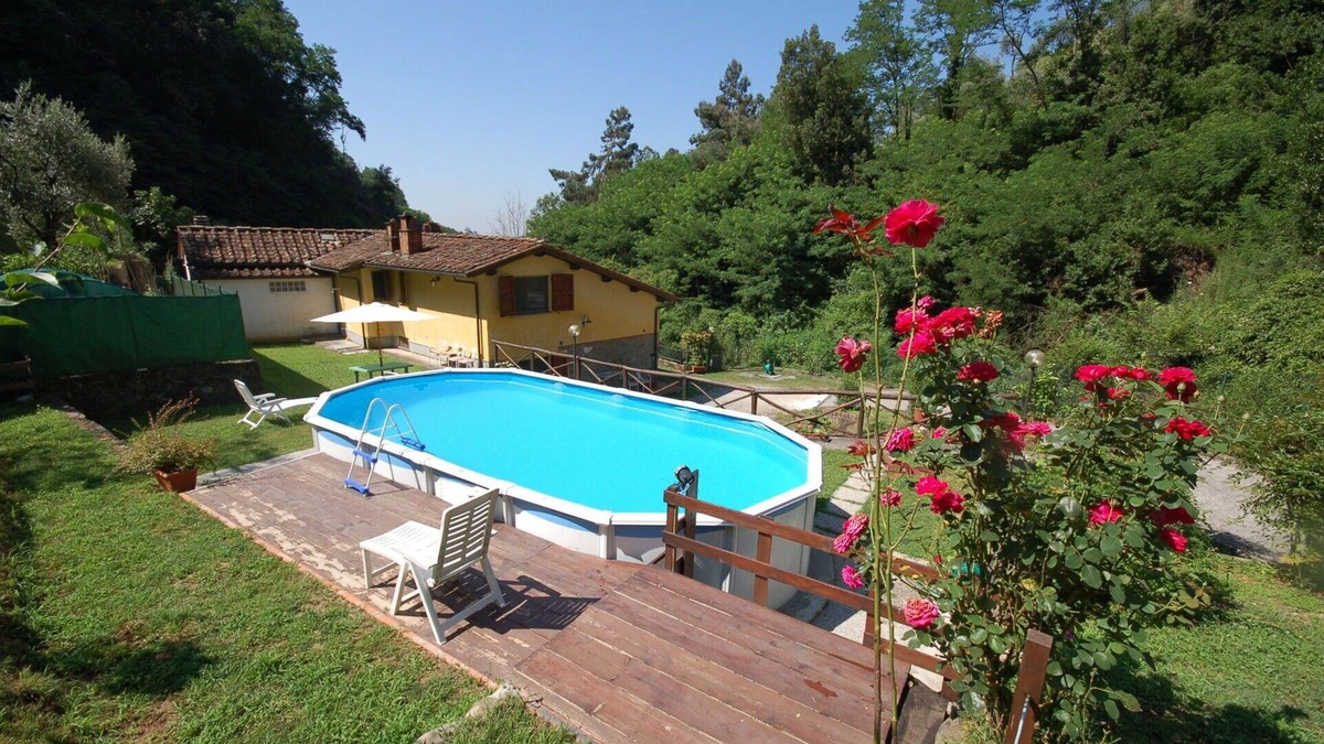 Massa e Cozzile Villa | Wonderful villa for 6 people with internet, private pool, TV, patio, pets allowed and parking